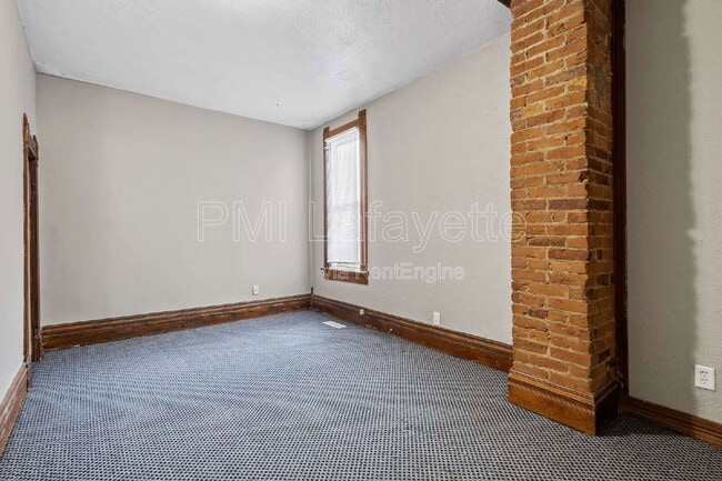 Building Photo - 605 N Perry St