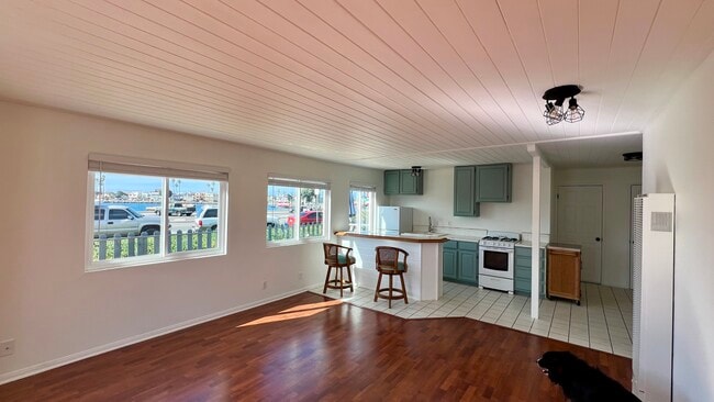 Building Photo - 232 Santa Monica Dr