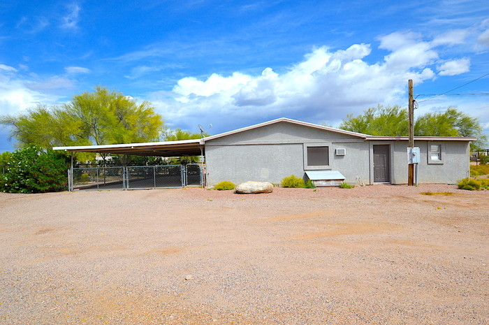 Primary Photo - 2325 N Warner Dr