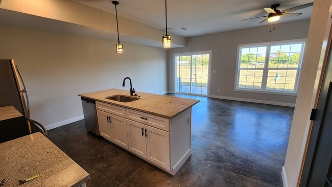 Building Photo - 3319 Stoneway Ct