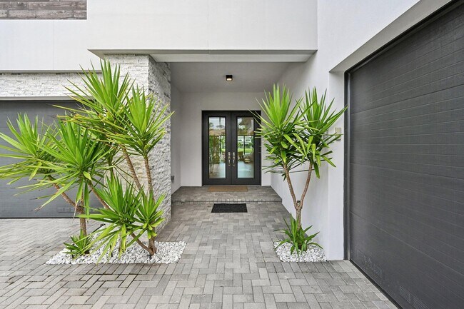 Building Photo - 17070 Rainbow Fls Trl