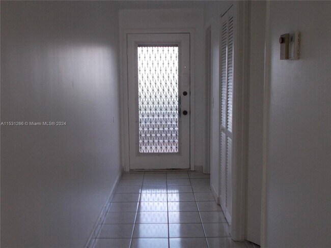 Foto del edificio - 1400 SW 124th Terrace