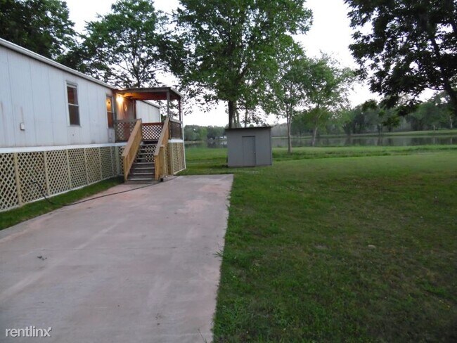 Building Photo - 3 br, 2 bath Mobile Home - 111 Spur