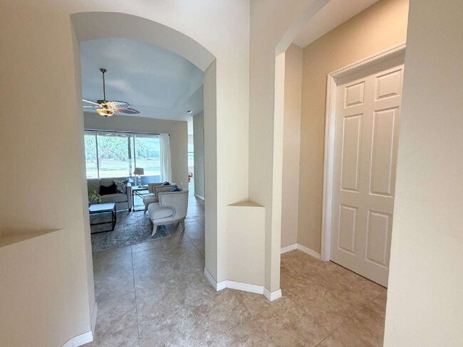 Foto del edificio - "Unfurnished Home on Golf Course in Hudson, FL - Spacious 1,853 Sq Ft Haven!"