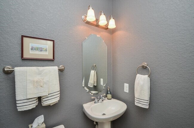 Foto del edificio - 3222 Twinmont Ln