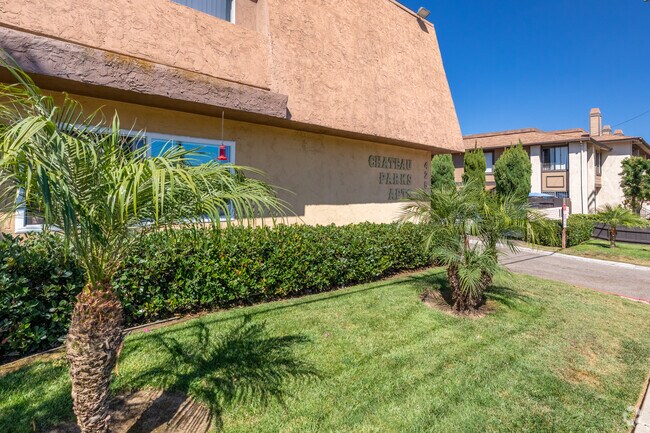 Landscaping - Chateau Parks Apartments