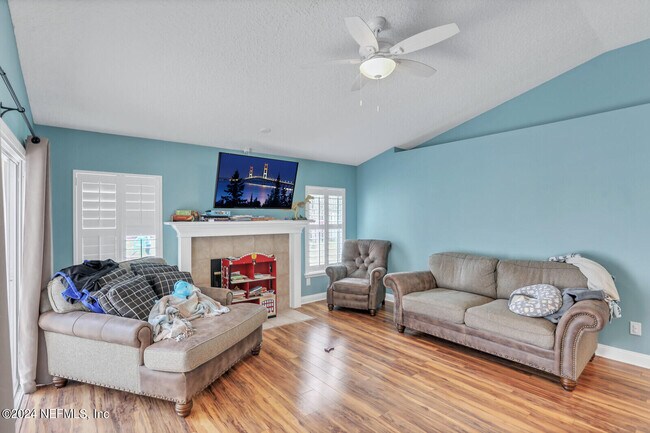Building Photo - 1400 Windflower Cir