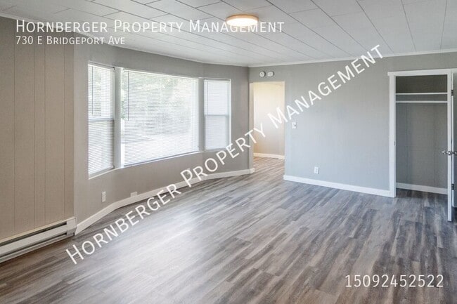 Building Photo - 730 E Bridgeport Ave