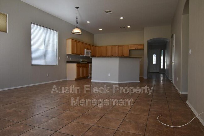 Foto del edificio - 2641 E Augusta Ave