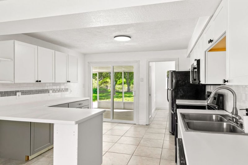 Foto principal - 2393 Victor Rd
