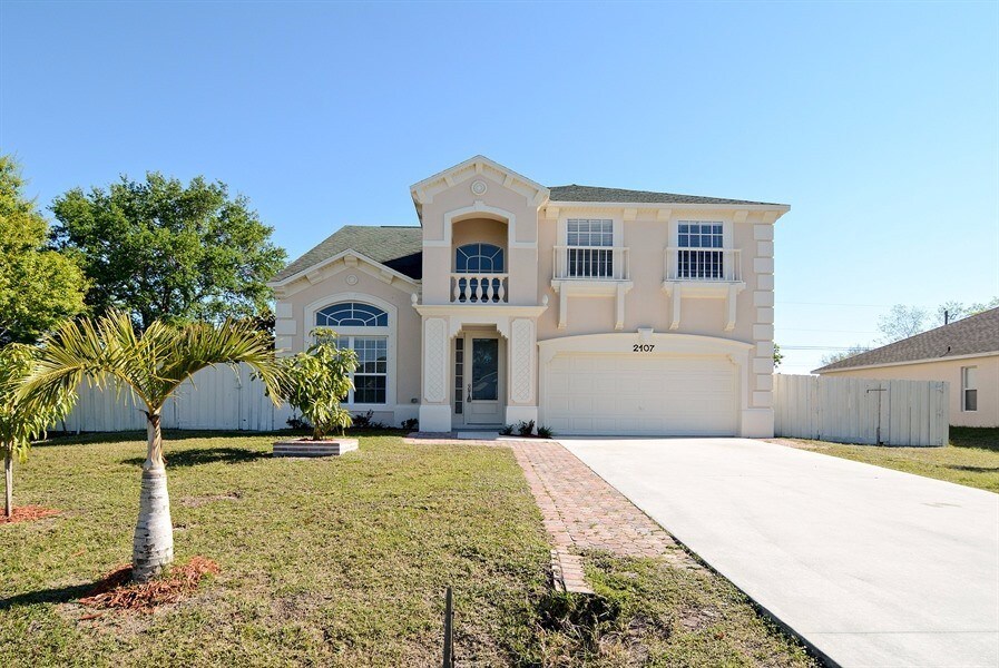 Foto principal - 2107 SW Idaho Ln