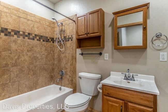 Building Photo - 1 br, 1 bath House - 123 E. 3rd Street