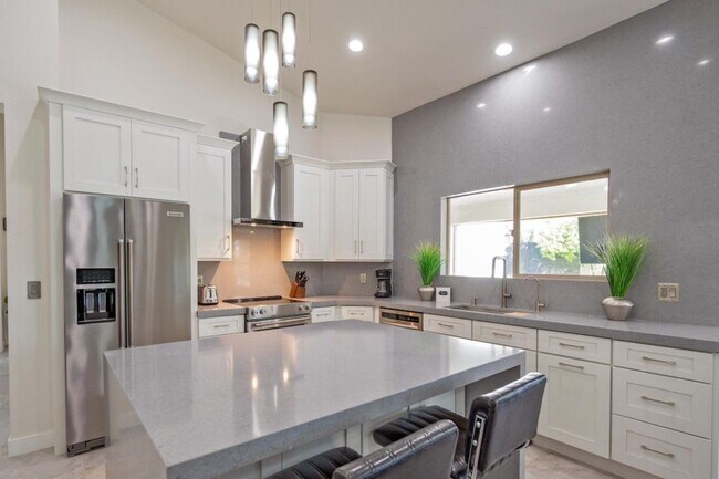 Foto del edificio - 10516 E Mission Ln