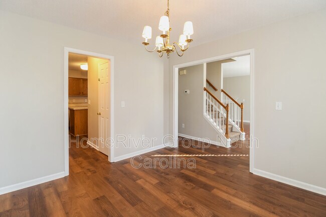 Building Photo - 5304 Willow Ridge Dr