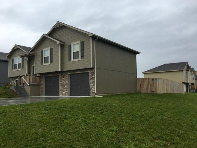 Building Photo - 19108 Switchgrass Dr