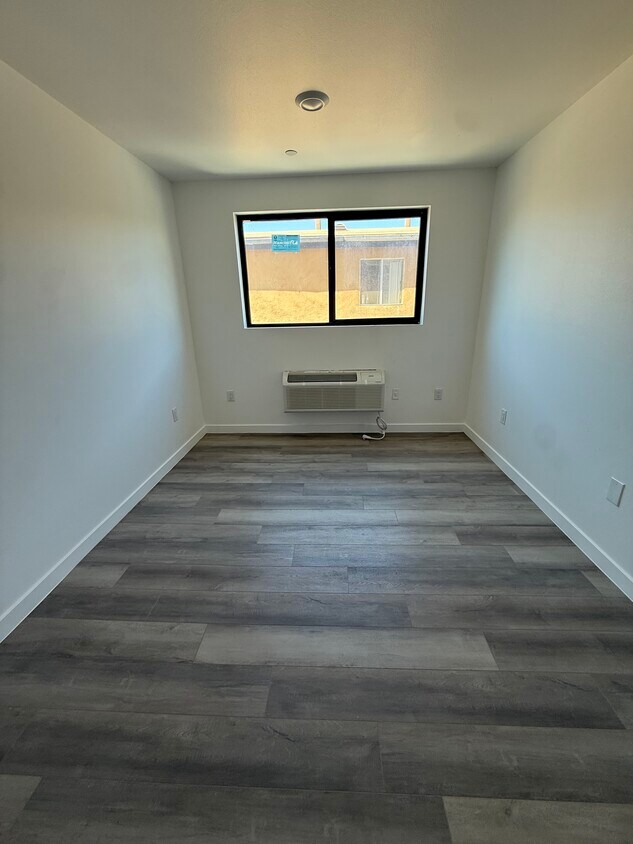 Foto del edificio - 2341 Sheridan St