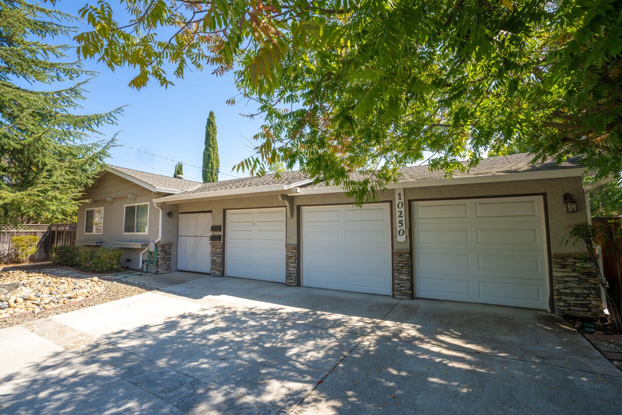 Front Entrance - 10250 S Foothill Blvd