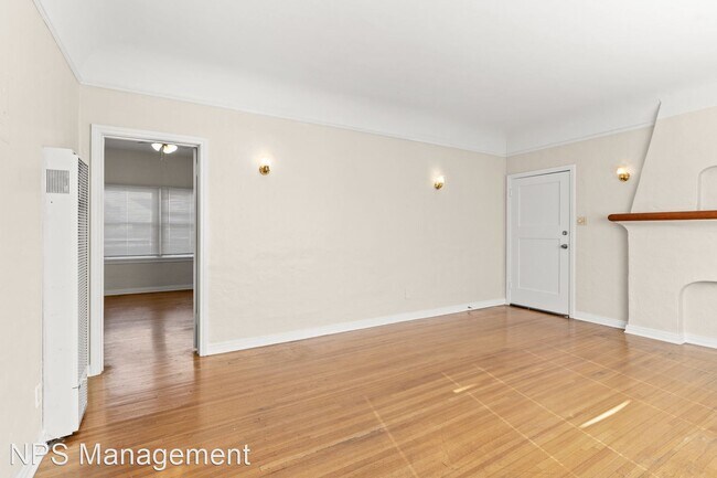 Foto del edificio - 1 br, 1 bath Apartment - 1715 Termino Ave....