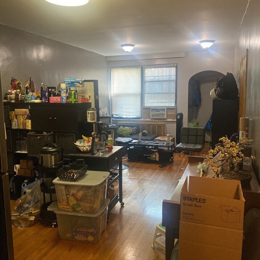 Foto del edificio - 86-16 63rd Dr