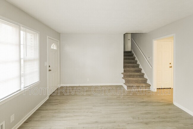 Building Photo - 2858 Davidson Dr