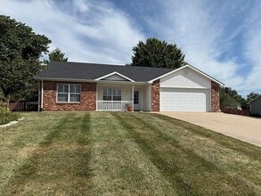 Building Photo - 301 Amanda Dr