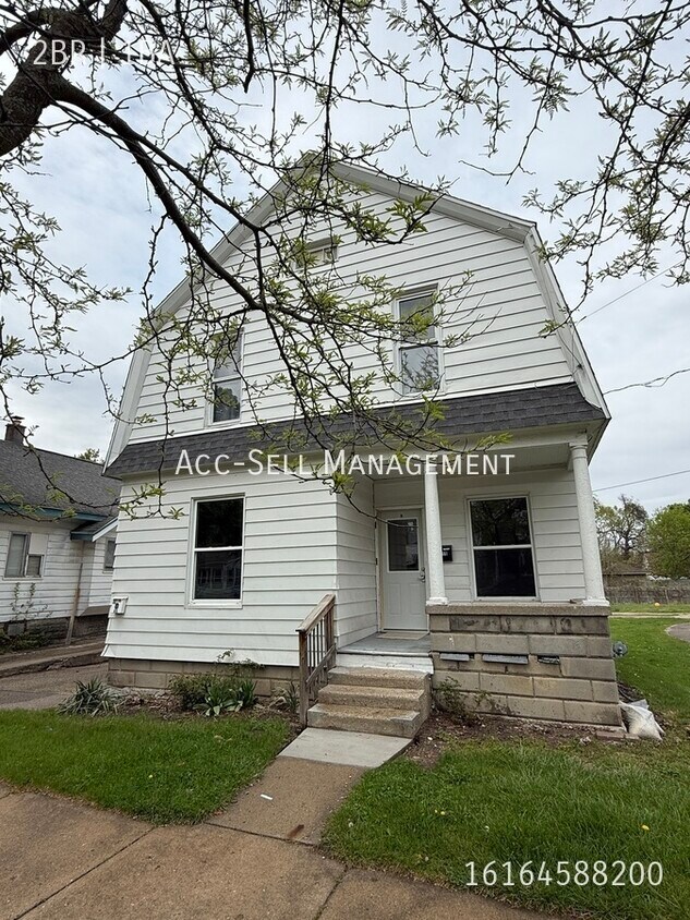 Foto principal - 815 Crosby St NW