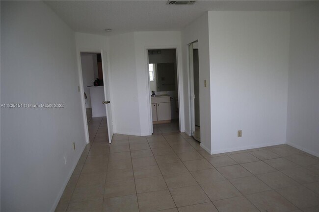 Foto del edificio - 11225 W Atlantic Blvd