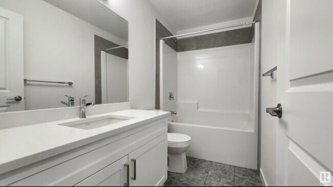 Building Photo - 603 Orchards Blvd SW
