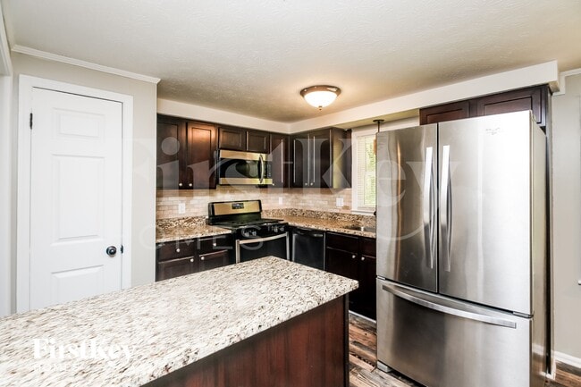 Building Photo - 3548 Birchwood Dr