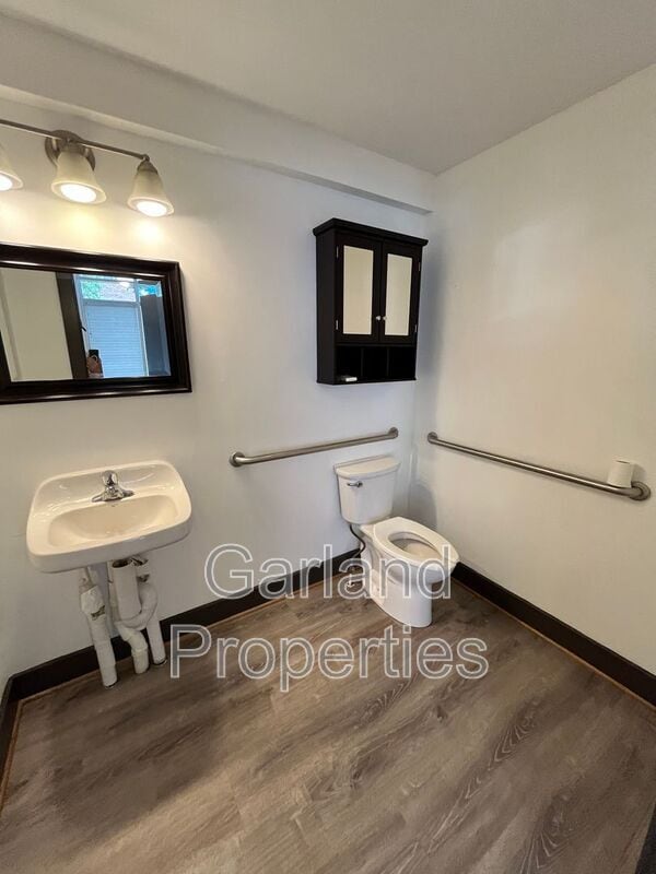 Foto del edificio - 110 Campbell Ave SE