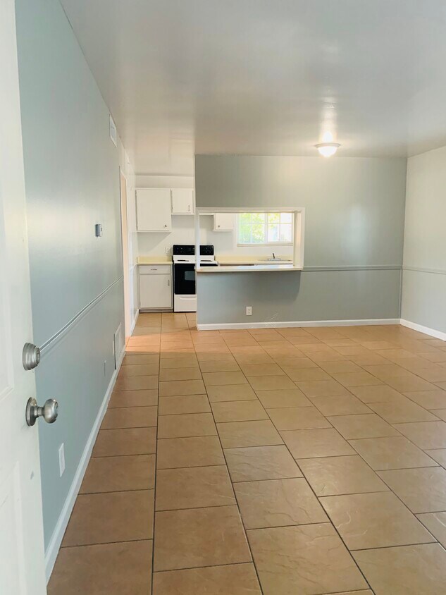 Foto principal - 1102 E Elizabeth St