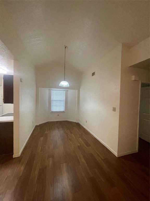 Foto del edificio - 728 W San Antonio St