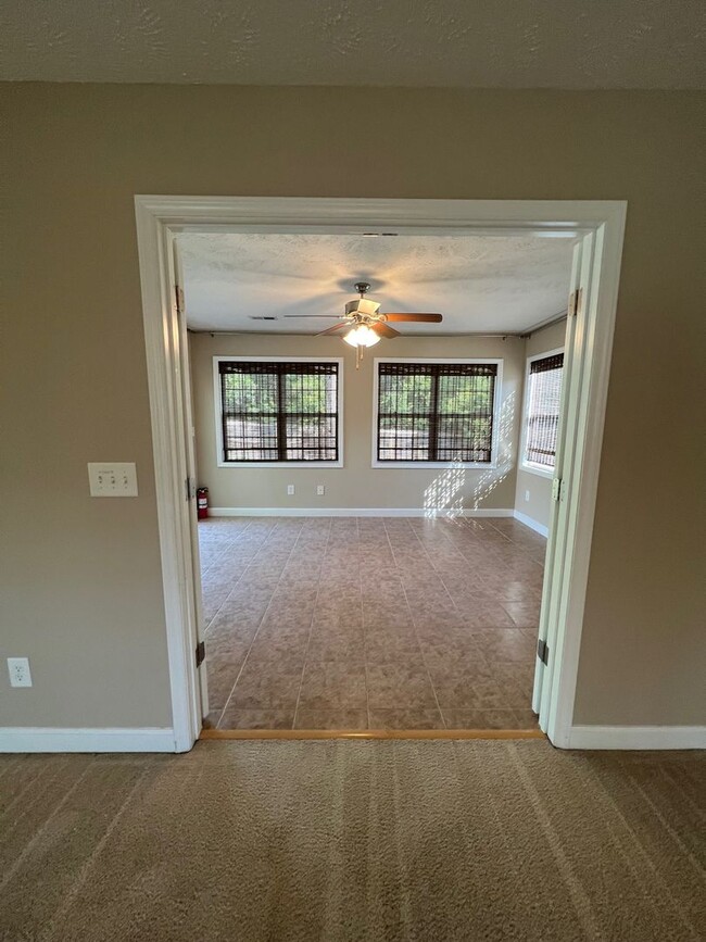 Foto del edificio - Stunning 4 Bed, 2.5 Bath Home in Cameron