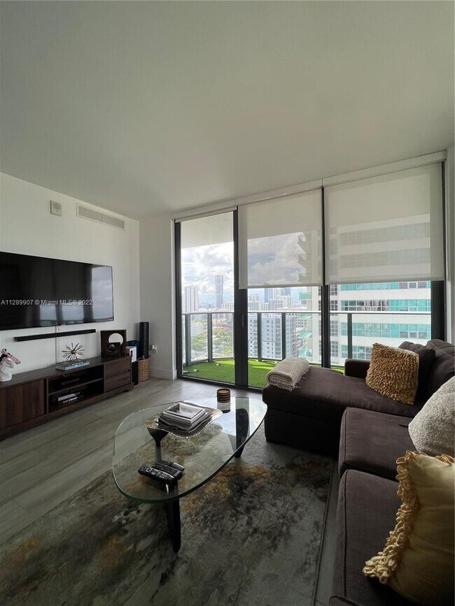 Foto del edificio - 121 NE 34th St