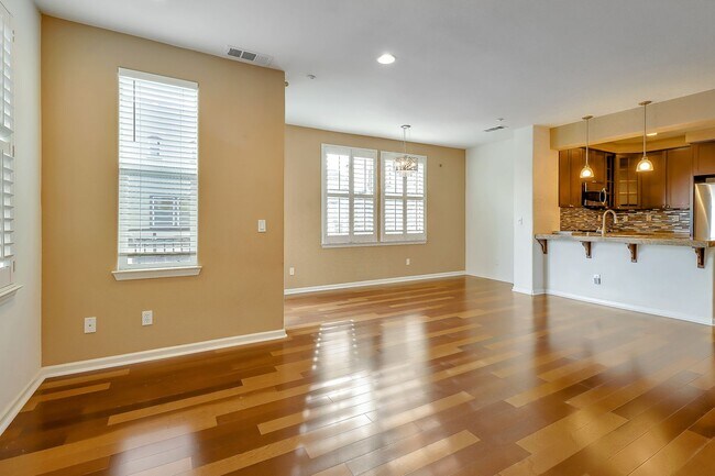Foto del edificio - Luxury 2 Bedroom Condo with Loft