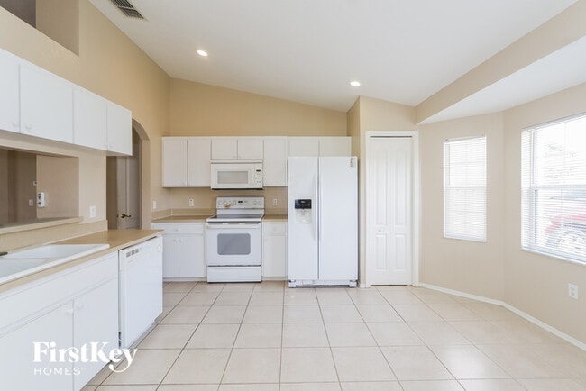 Building Photo - 8211 Westmont Terrace Dr