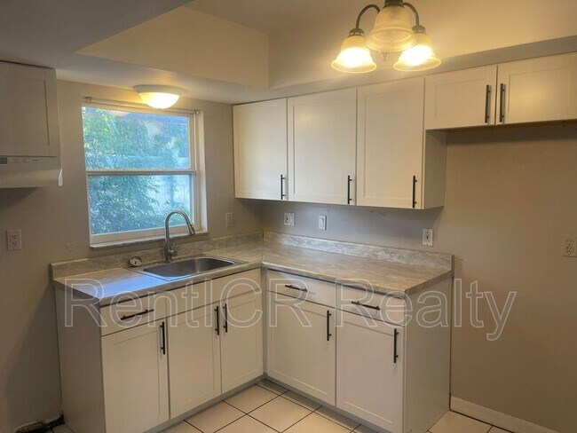 Foto del edificio - 5281 Bamboo Pl