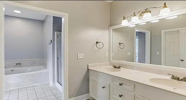 Foto del edificio - 125 Cypress Ridge Dr