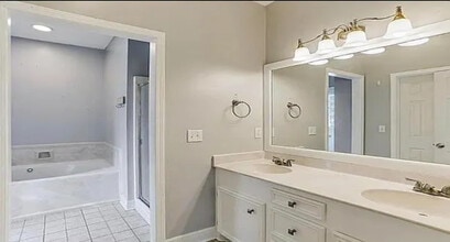 Building Photo - 1231 Chardonnay Cir