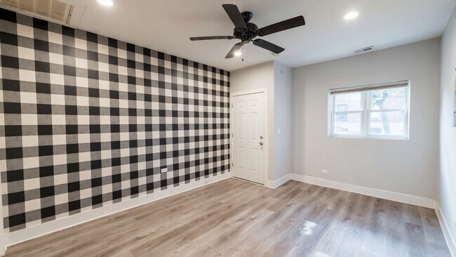Foto del edificio - 4006 N Bell Ave