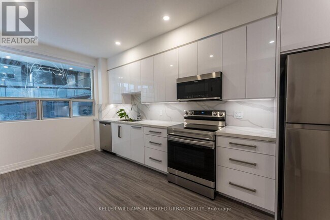 Building Photo - 475 Queen St W