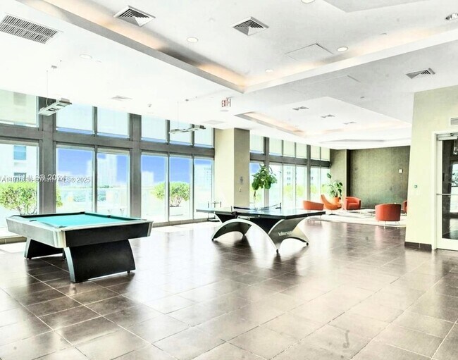 Foto del edificio - 79 SW 12th St