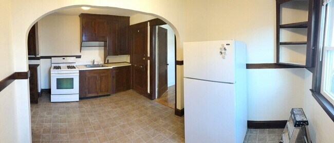 Foto del edificio - Spacious 1 BED 1 BATH in great Quincy loca...