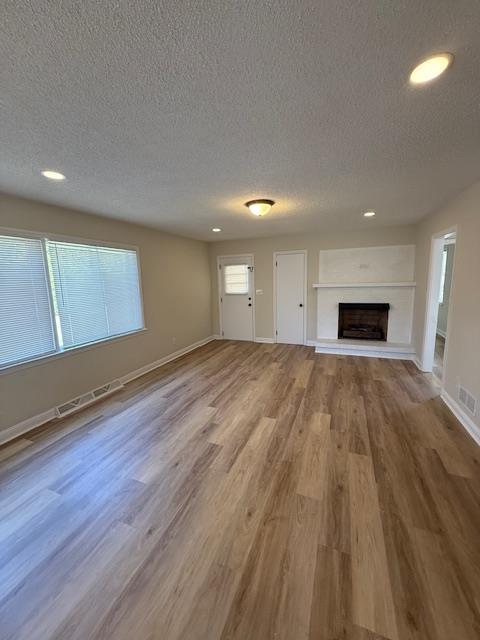 Building Photo - 2120 Belmont Dr