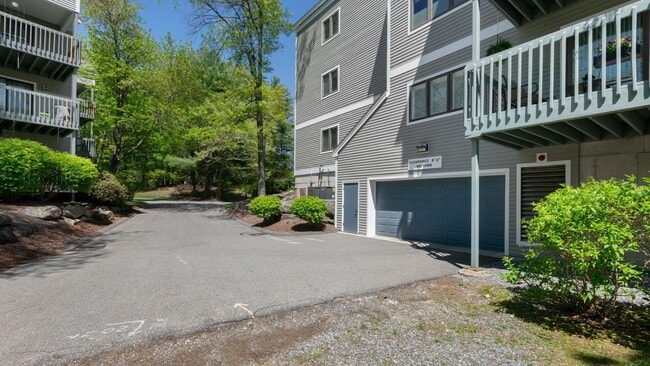 Building Photo - 12 Ledgewood Hills Dr