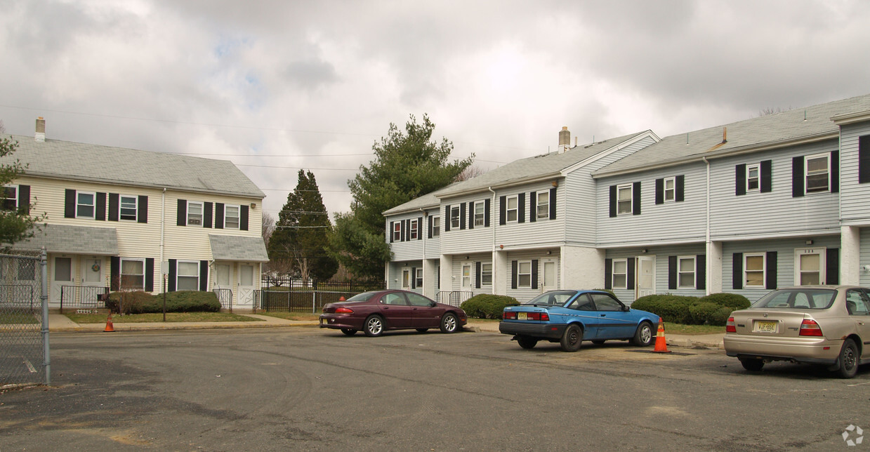 Foto del edificio - Burlington Manor