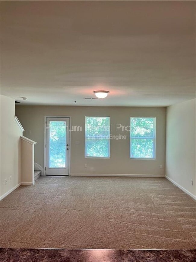 Building Photo - 2056 Belmont Cir NE