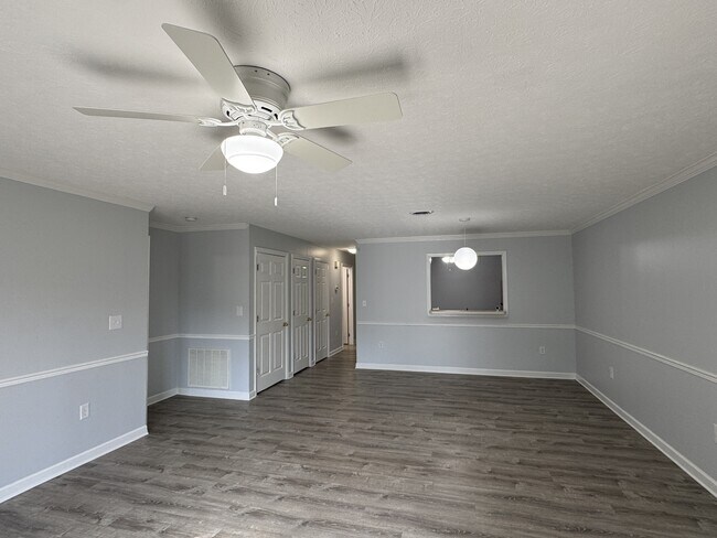 Foto del edificio - 103 Pinewood Dr