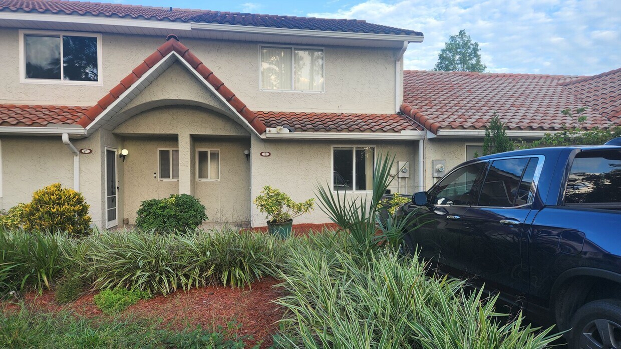 2 bedroom 2.5 bath - 2 bedroom 2.5 bath