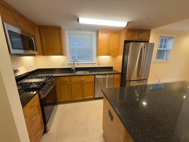 Foto del edificio - 20 Thornton Rd